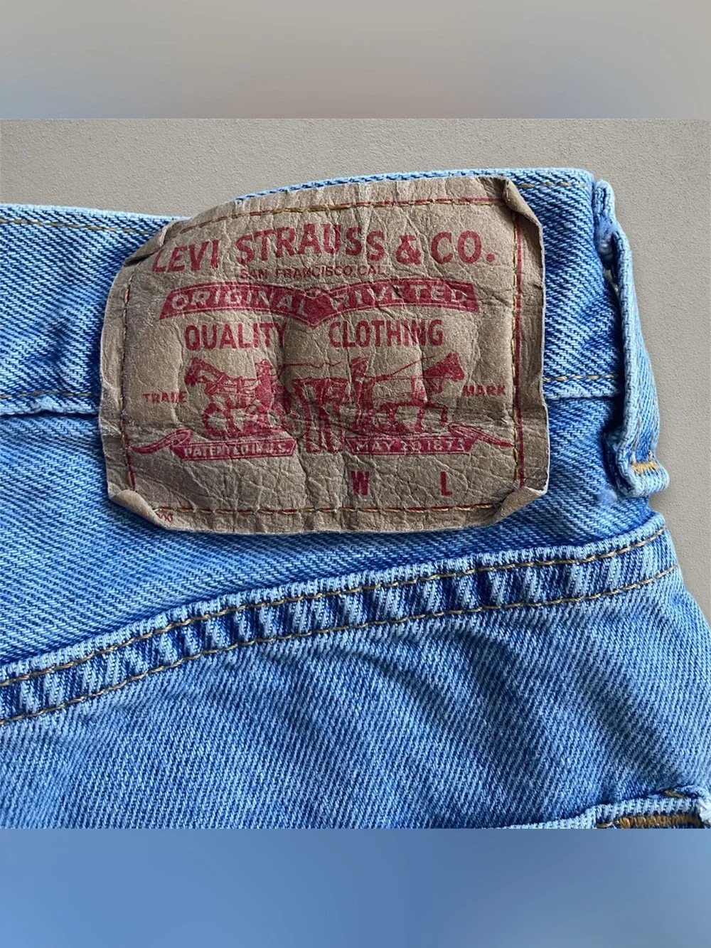 Vintage Y2K Levi’s denim shorts 31 jorts VTG blue denim Columbia 2000s
